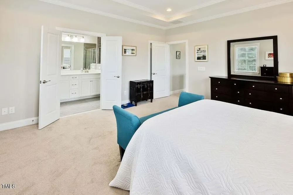 910 Wake Towne Dr, Raleigh, NC 27609