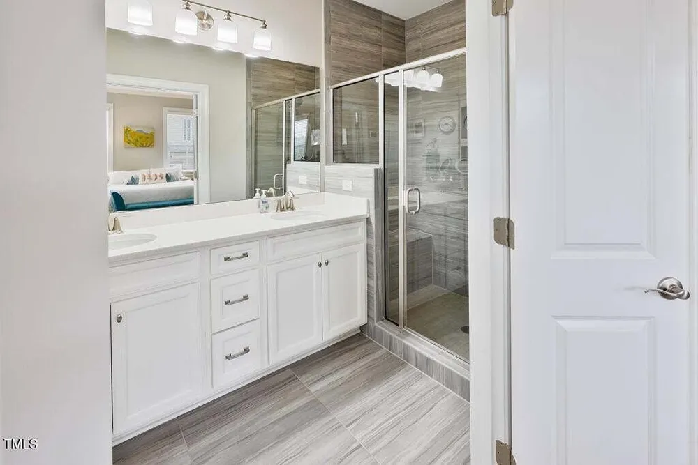 910 Wake Towne Dr, Raleigh, NC 27609
