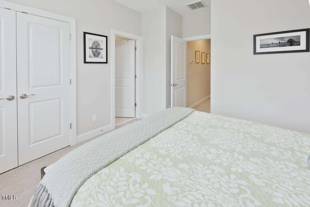 910 Wake Towne Dr, Raleigh, NC 27609