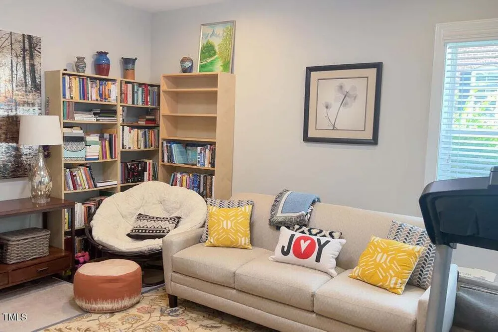 910 Wake Towne Dr, Raleigh, NC 27609