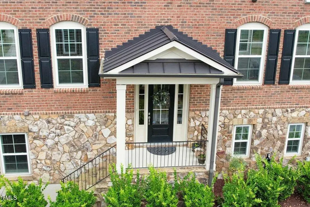 910 Wake Towne Dr, Raleigh, NC 27609