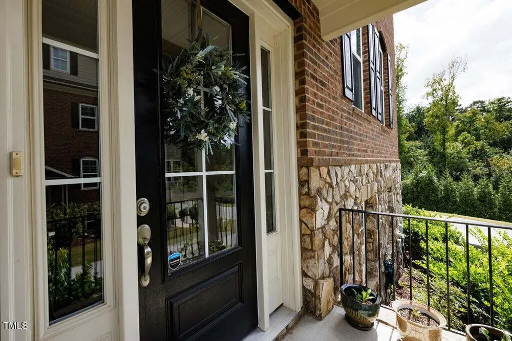 910 Wake Towne Dr, Raleigh, NC 27609