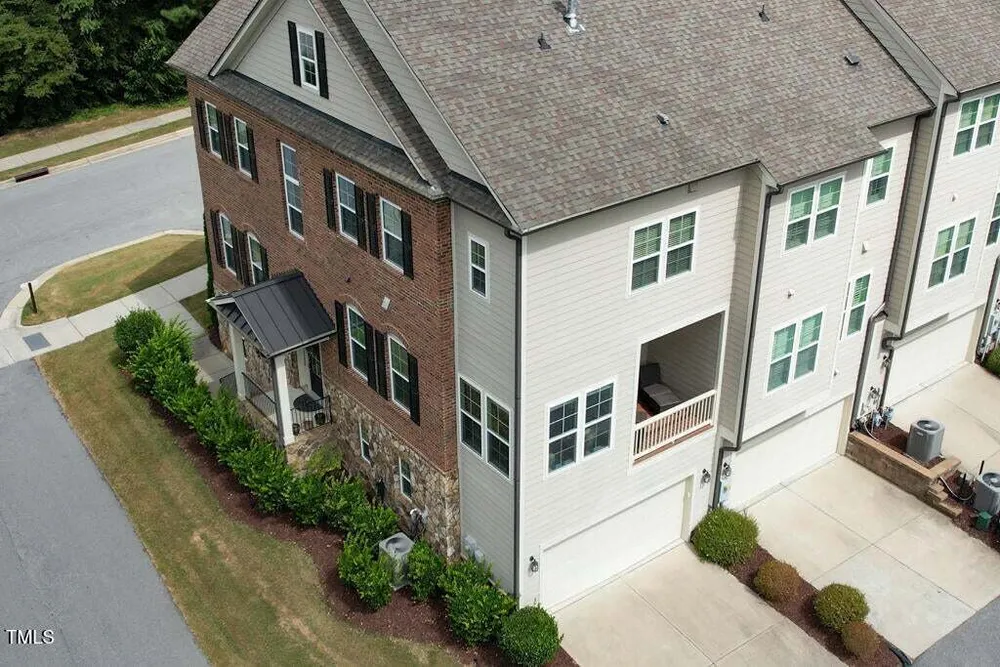 910 Wake Towne Dr, Raleigh, NC 27609