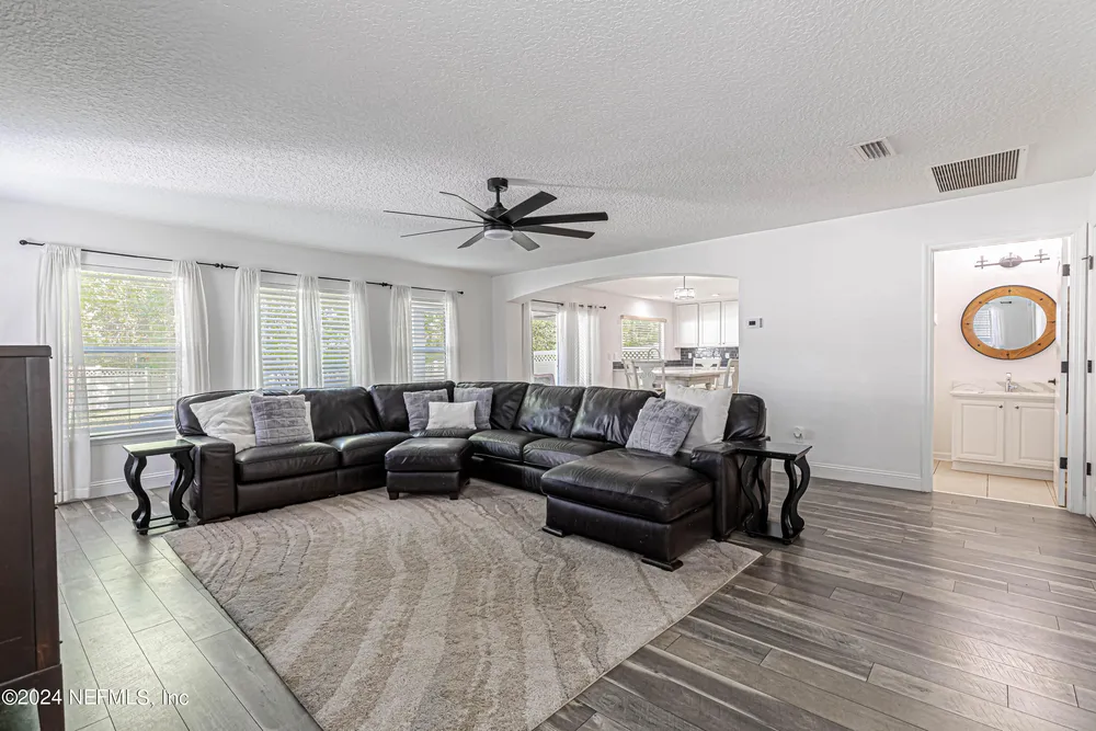 305 Carriage Hill Ct, Saint Johns, FL 32259
