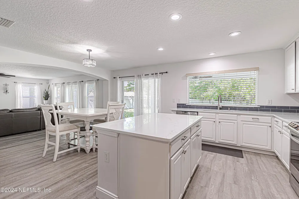 305 Carriage Hill Ct, Saint Johns, FL 32259