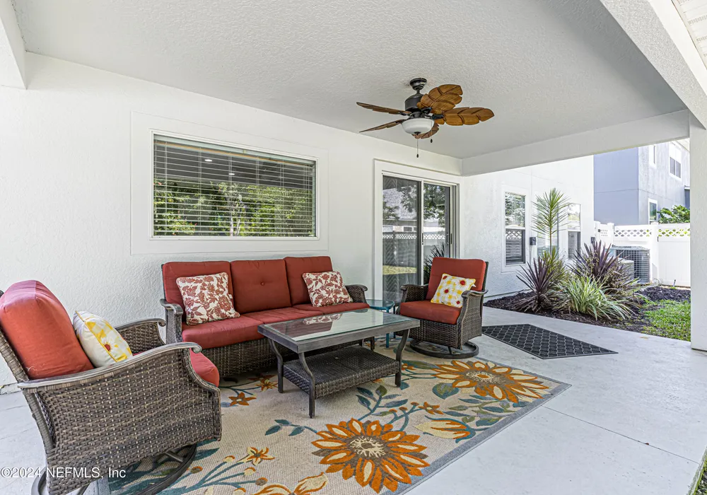 305 Carriage Hill Ct, Saint Johns, FL 32259