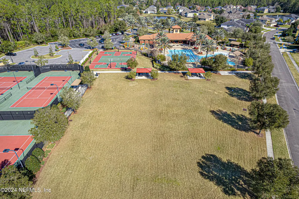 305 Carriage Hill Ct, Saint Johns, FL 32259