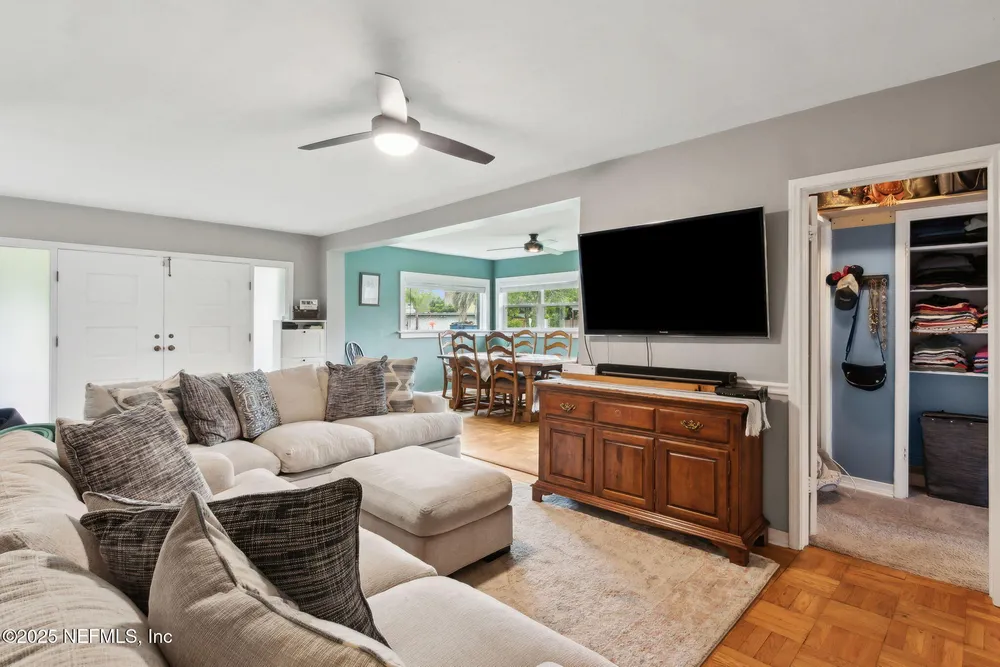 803 Seabrook Cove Rd, Jacksonville, FL 32211