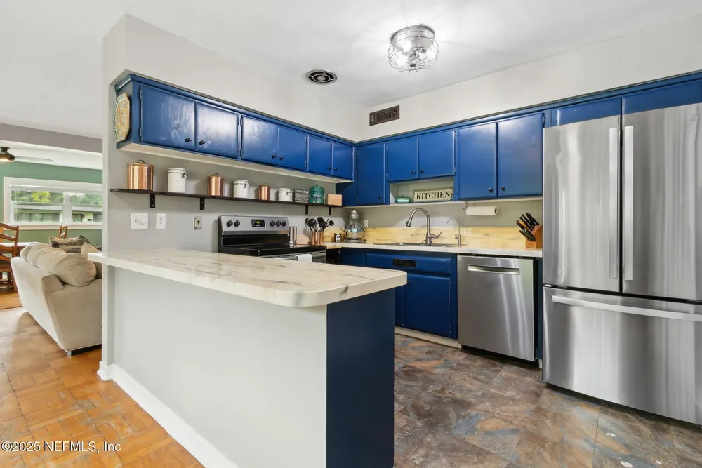 803 Seabrook Cove Rd, Jacksonville, FL 32211