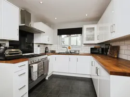 Hawkstown View, Hailsham thumb 2