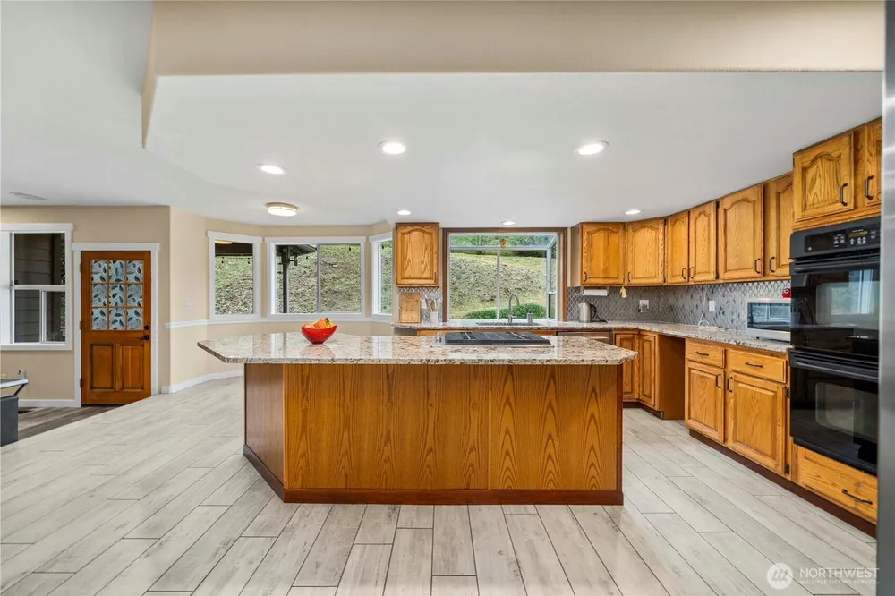 25921 Witte Rd SE, Maple Valley, WA 98038