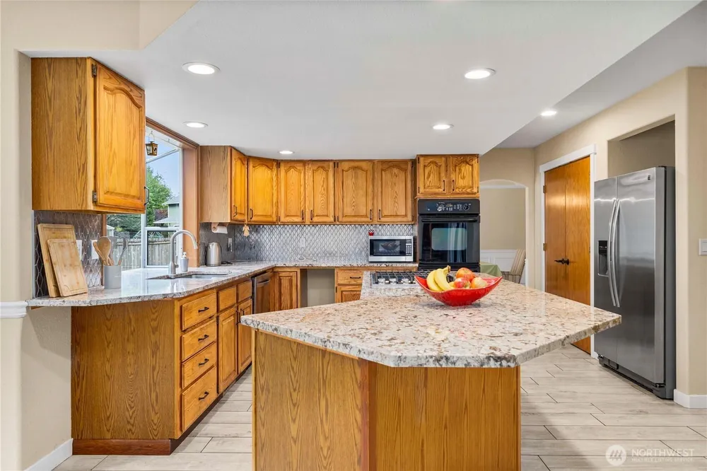 25921 Witte Rd SE, Maple Valley, WA 98038