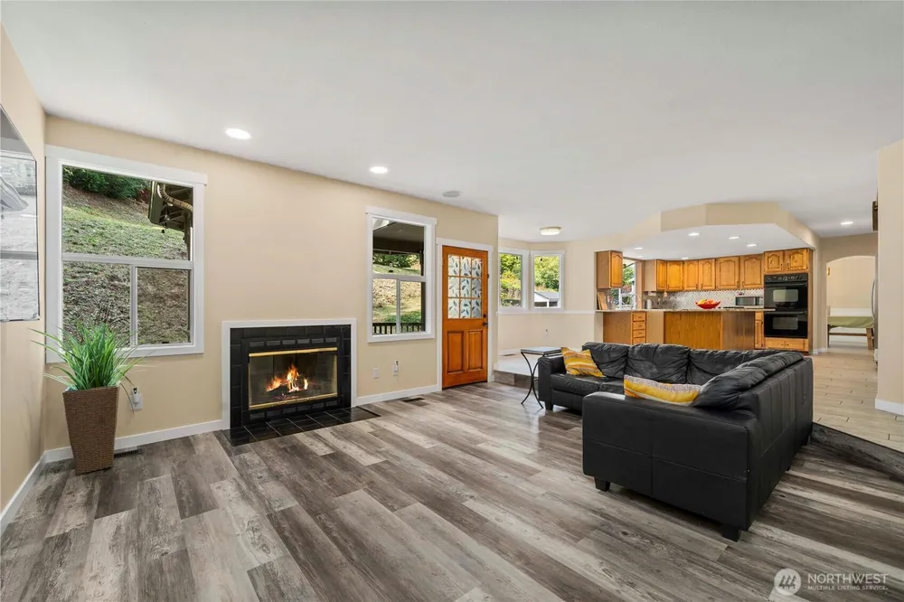 25921 Witte Rd SE, Maple Valley, WA 98038