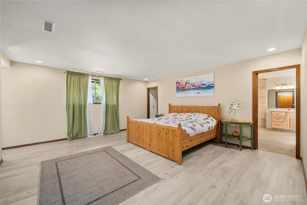 25921 Witte Rd SE, Maple Valley, WA 98038