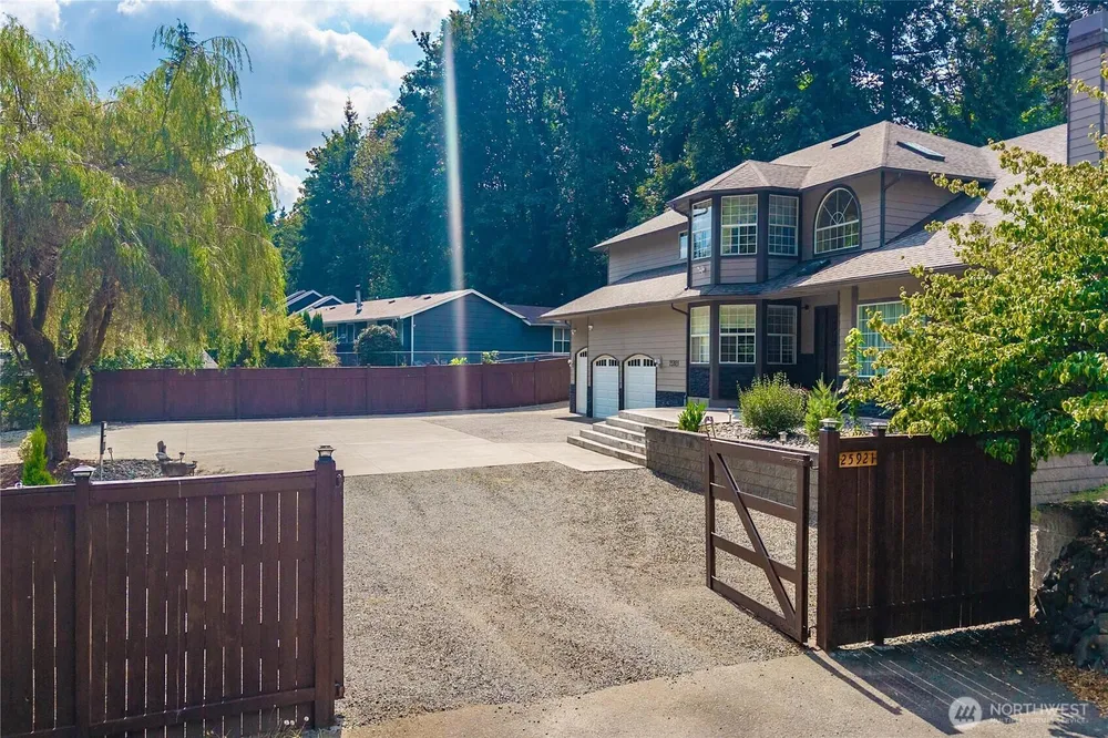 25921 Witte Rd SE, Maple Valley, WA 98038