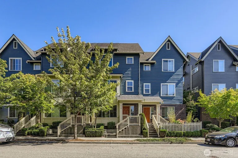 838 4th Ave NE, Issaquah, WA 98029