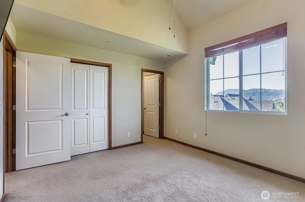 838 4th Ave NE, Issaquah, WA 98029