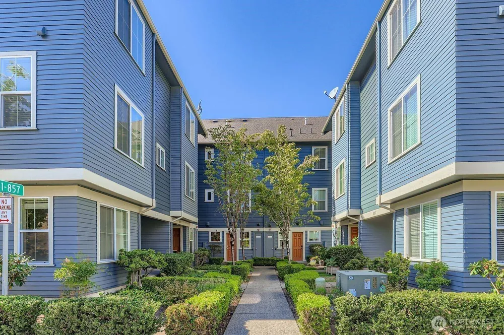 838 4th Ave NE, Issaquah, WA 98029