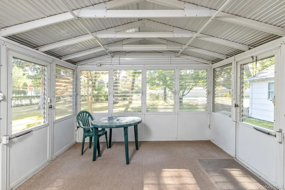 261 Elm Rd W, Mastic Beach, NY 11951