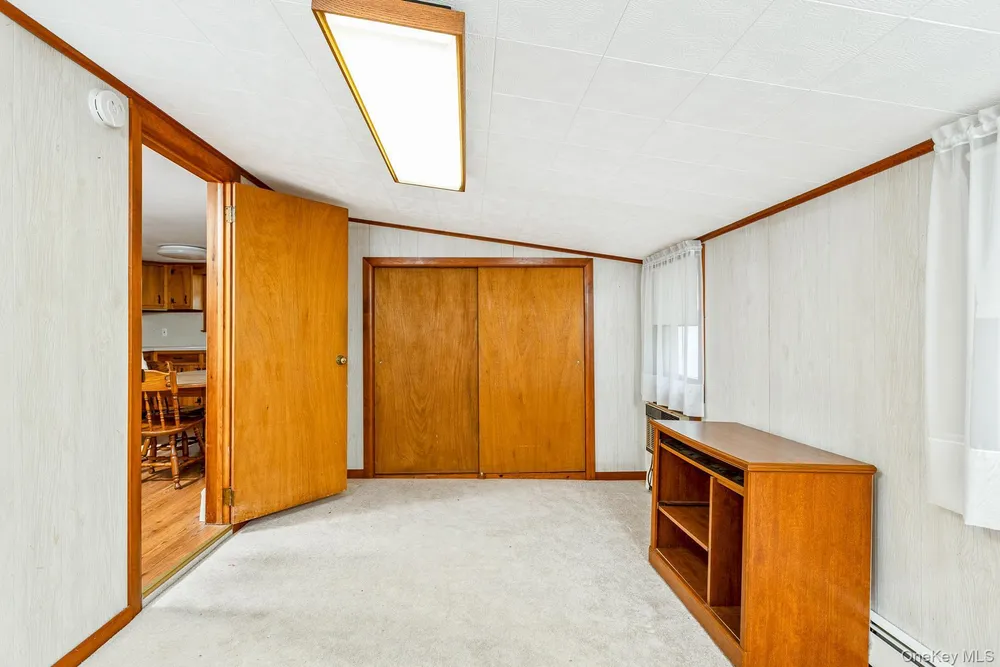 261 Elm Rd W, Mastic Beach, NY 11951