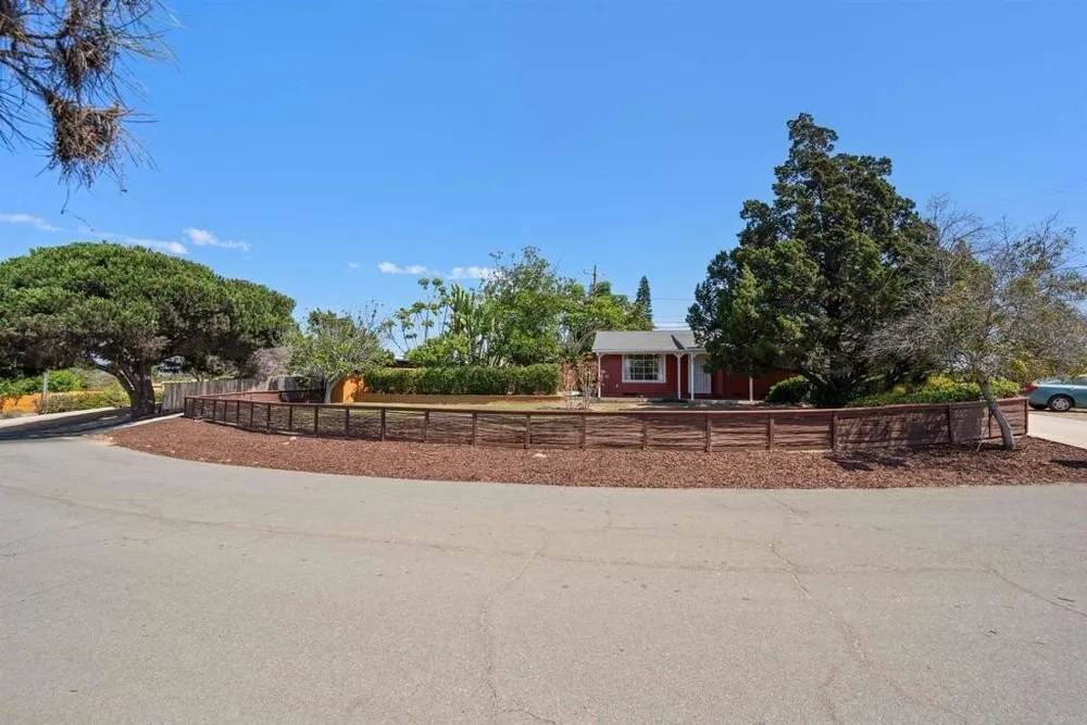 3825 Grandview Pl, Bonita, CA 91902