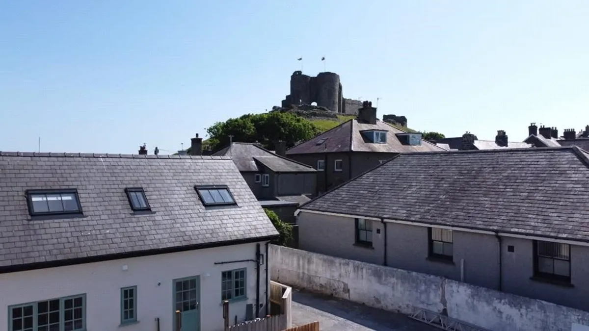 Criccieth, Gwynedd, LL52