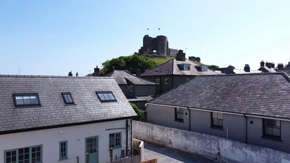 Criccieth, Gwynedd, LL52