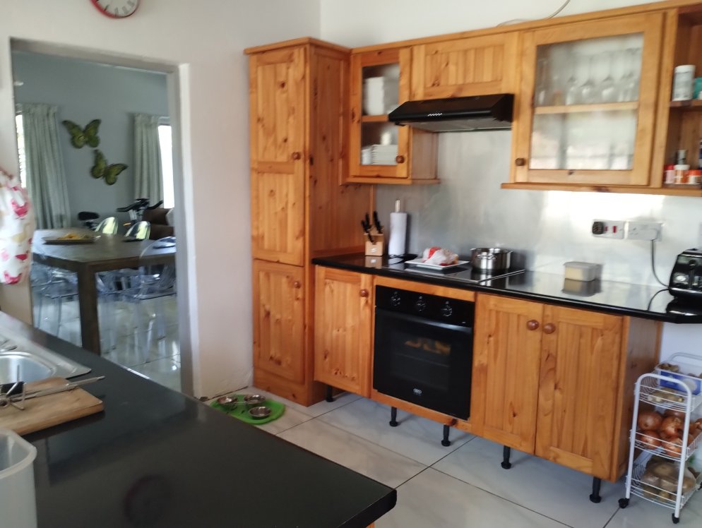 Property carousel item 3