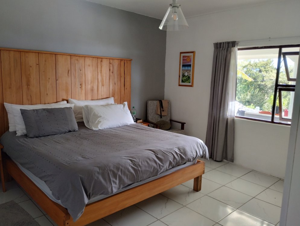 Property carousel item 4