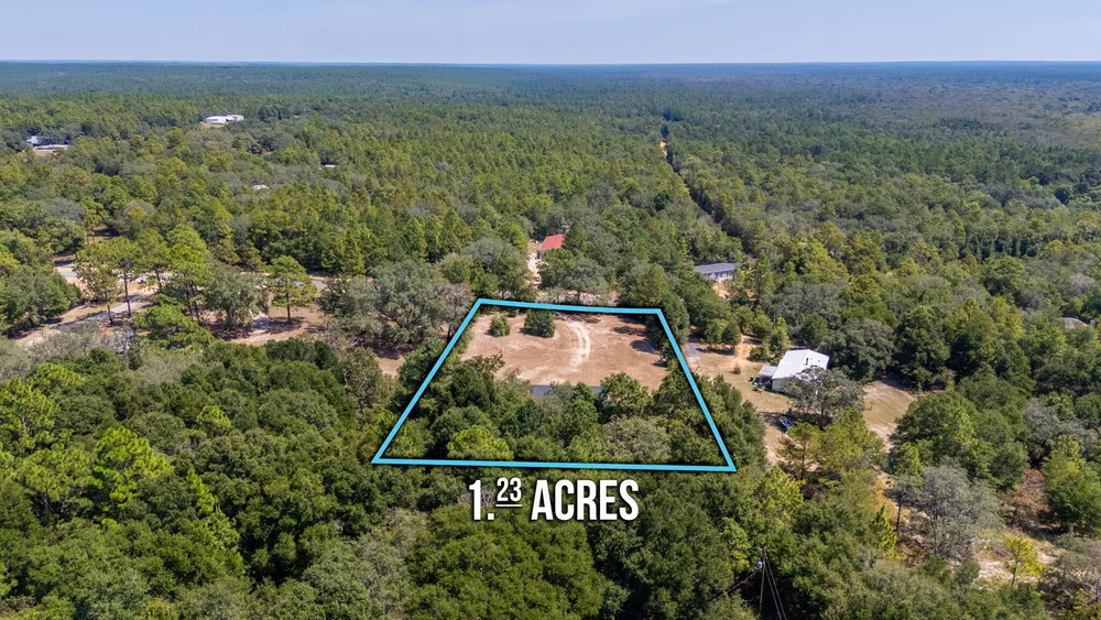 4194 Log Lake Rd, Holt, FL 32564