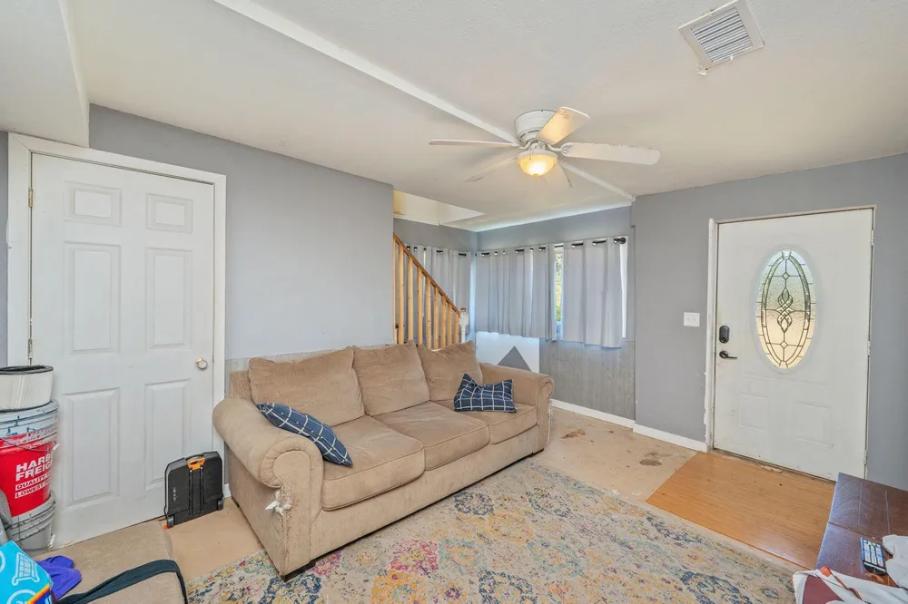 4194 Log Lake Rd, Holt, FL 32564