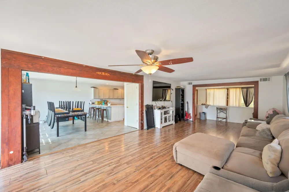 4194 Log Lake Rd, Holt, FL 32564