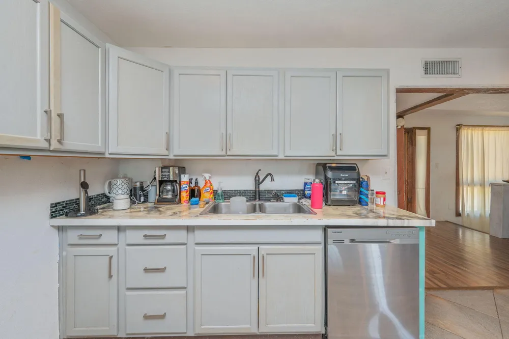 4194 Log Lake Rd, Holt, FL 32564