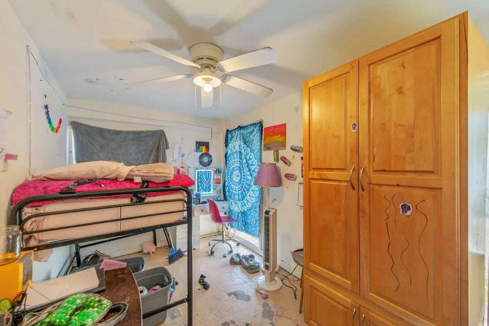 4194 Log Lake Rd, Holt, FL 32564