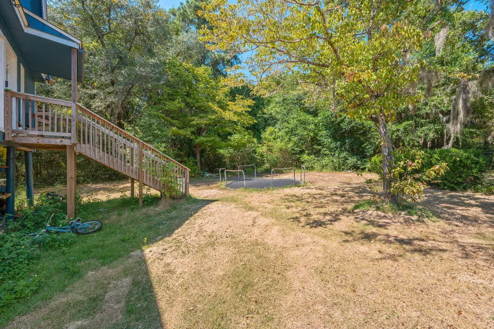 4194 Log Lake Rd, Holt, FL 32564