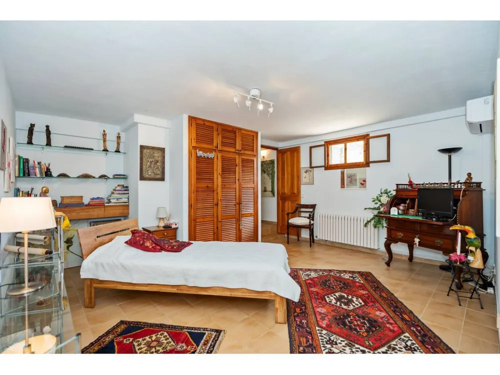 40, Sant Lluis