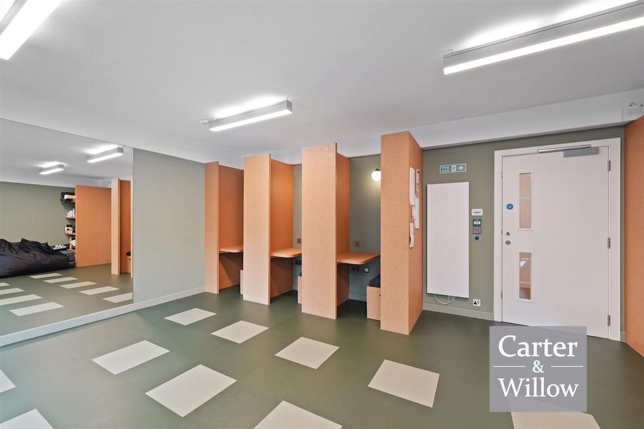 Harbard Close, Barking, Essex Image 11