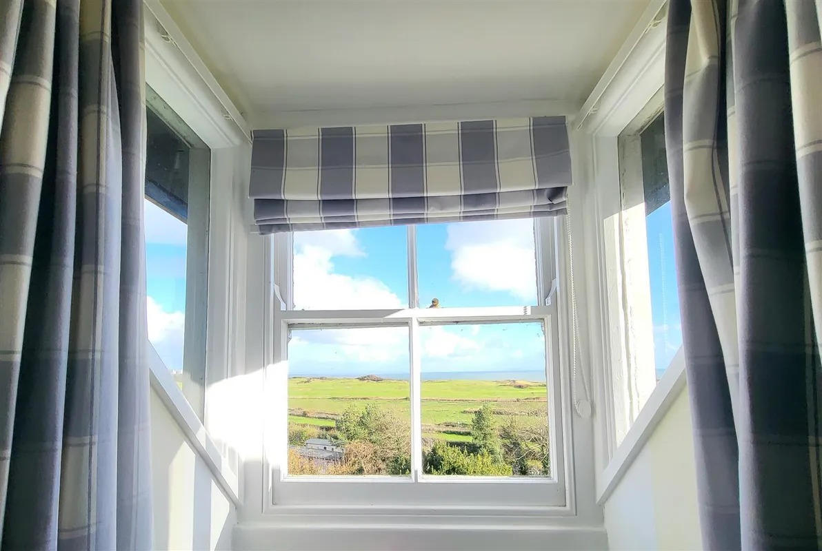 1, Fern House, Penally, Tenby