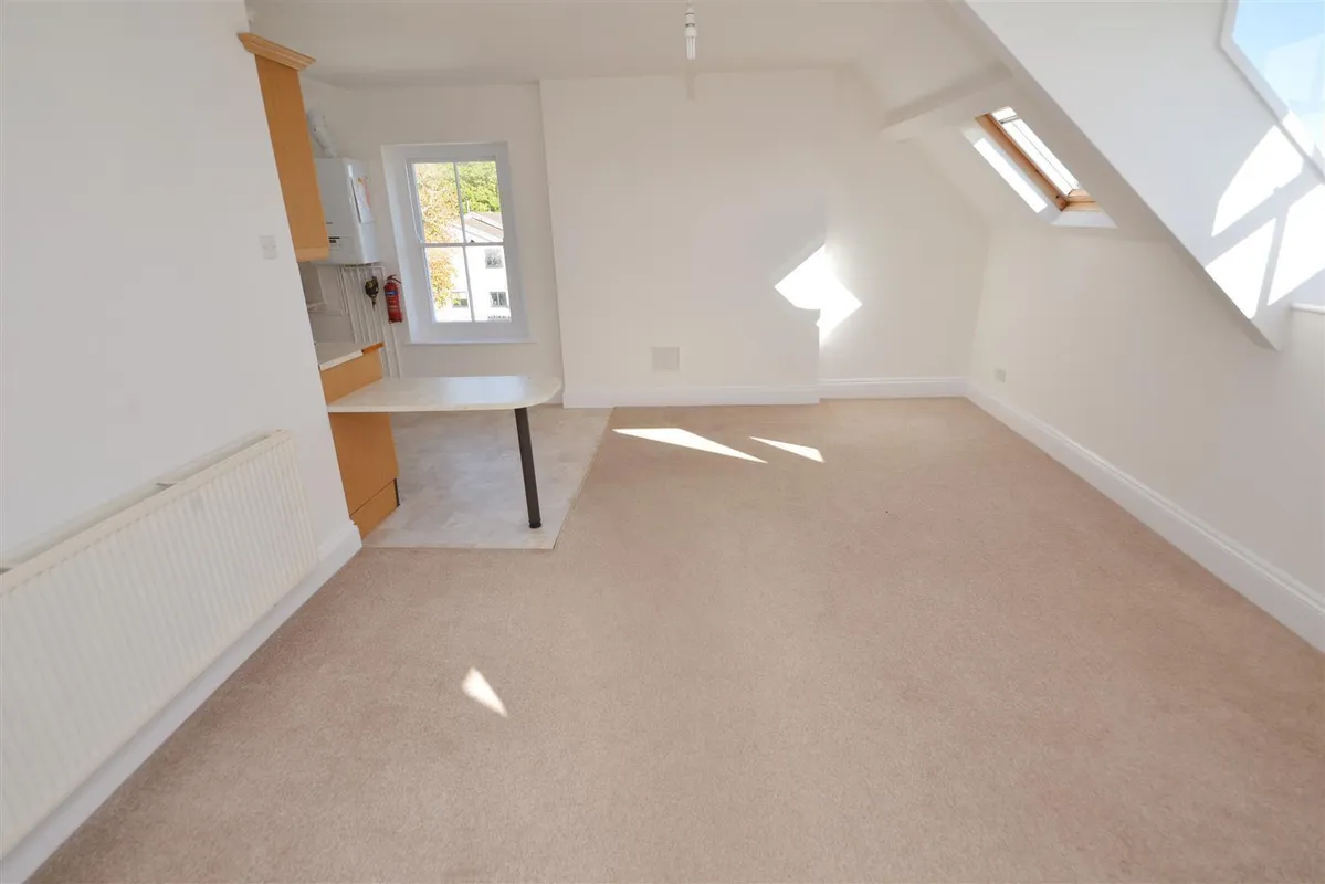 1, Fern House, Penally, Tenby