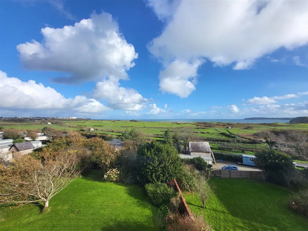 1, Fern House, Penally, Tenby