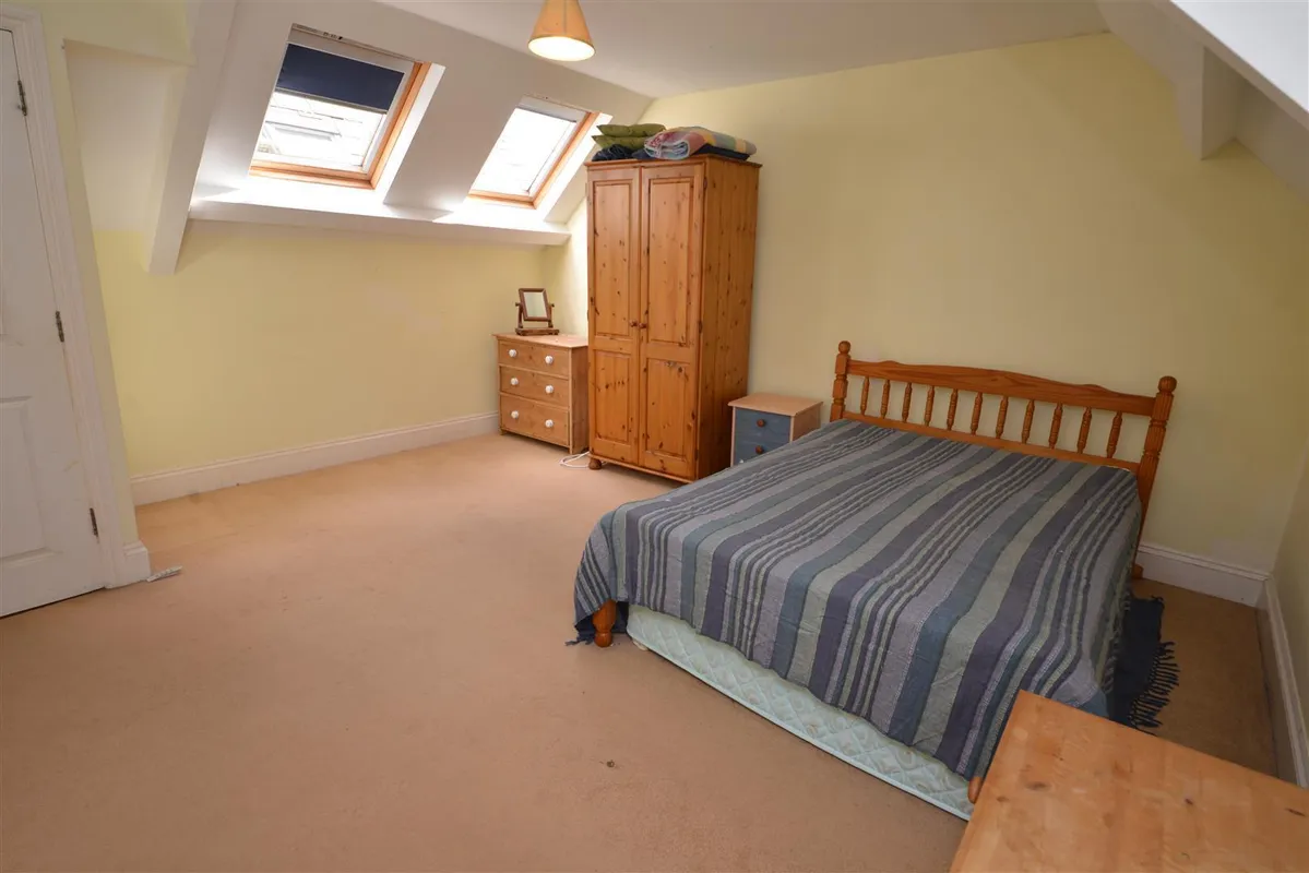 1, Fern House, Penally, Tenby