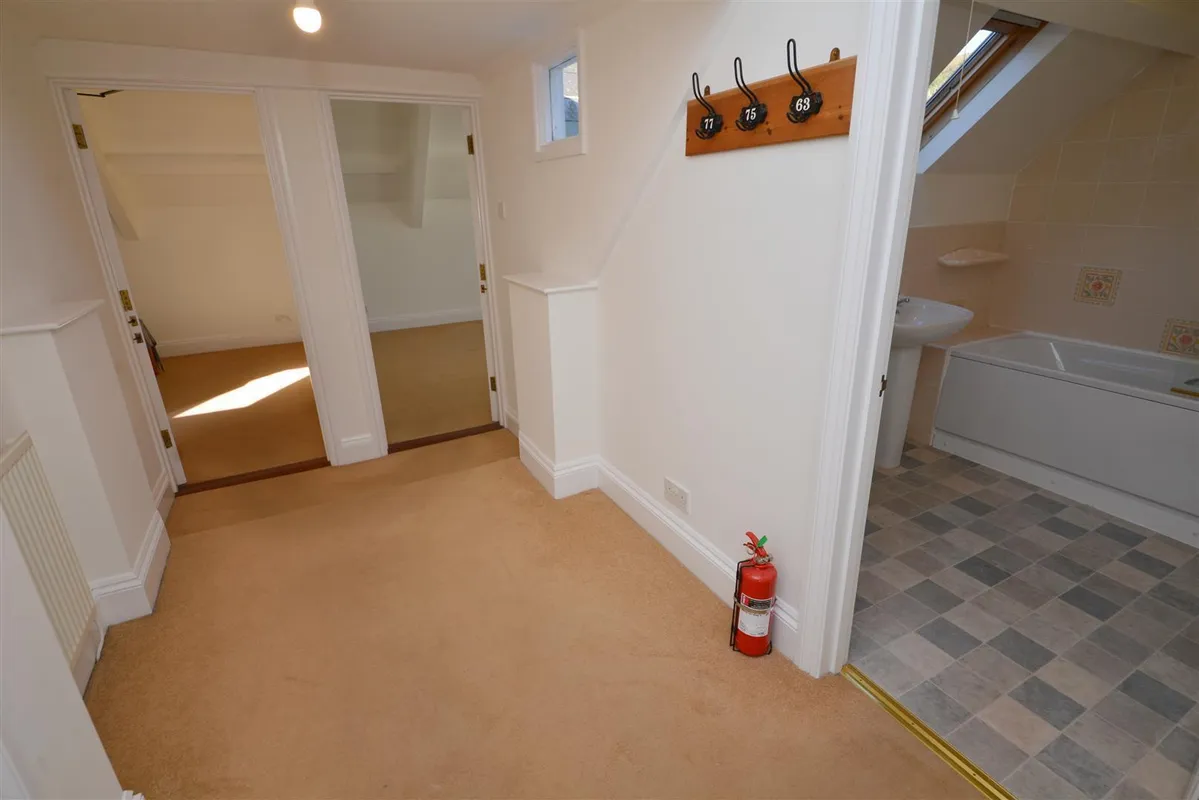 1, Fern House, Penally, Tenby
