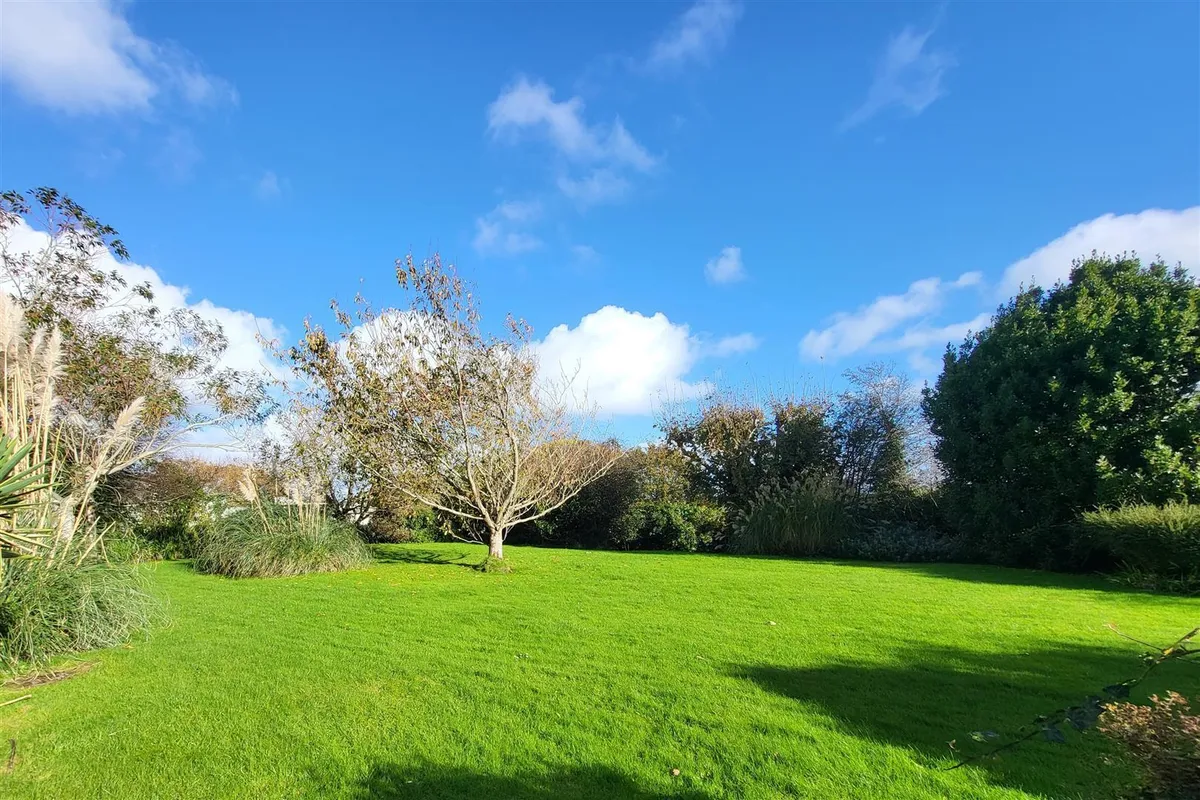 1, Fern House, Penally, Tenby