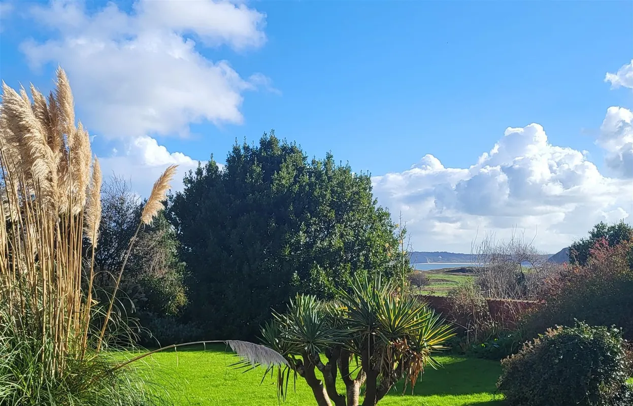 1, Fern House, Penally, Tenby