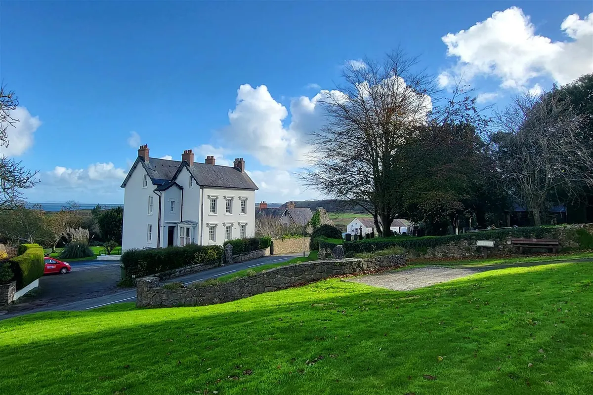 1, Fern House, Penally, Tenby