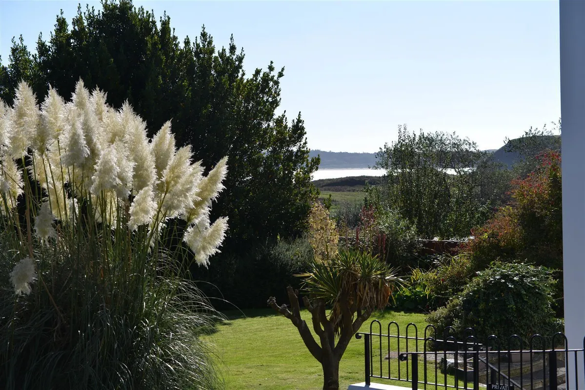 1, Fern House, Penally, Tenby