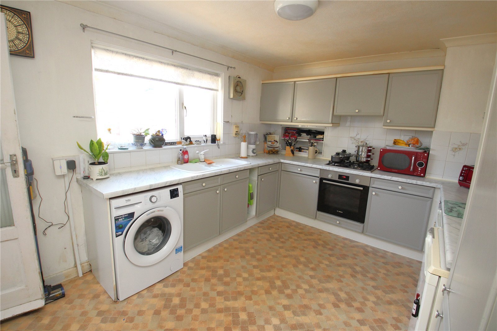 Tewkesbury Avenue, Fareham, Hampshire, PO15 Image 4