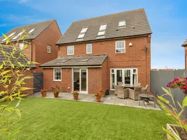 Clayhill Drive, Yate, Bristol thumb 2