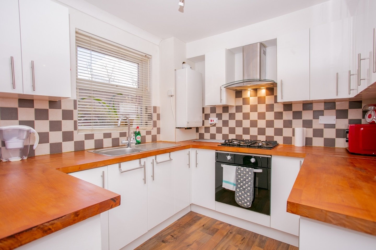 Two Bedroom Flat  For Let  North Villas  Camden  NW1 Image 3