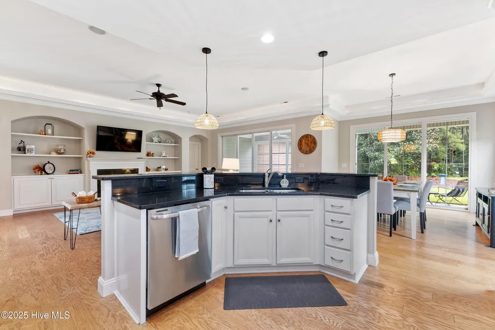 1162 Evangeline Dr, Leland, NC 28451